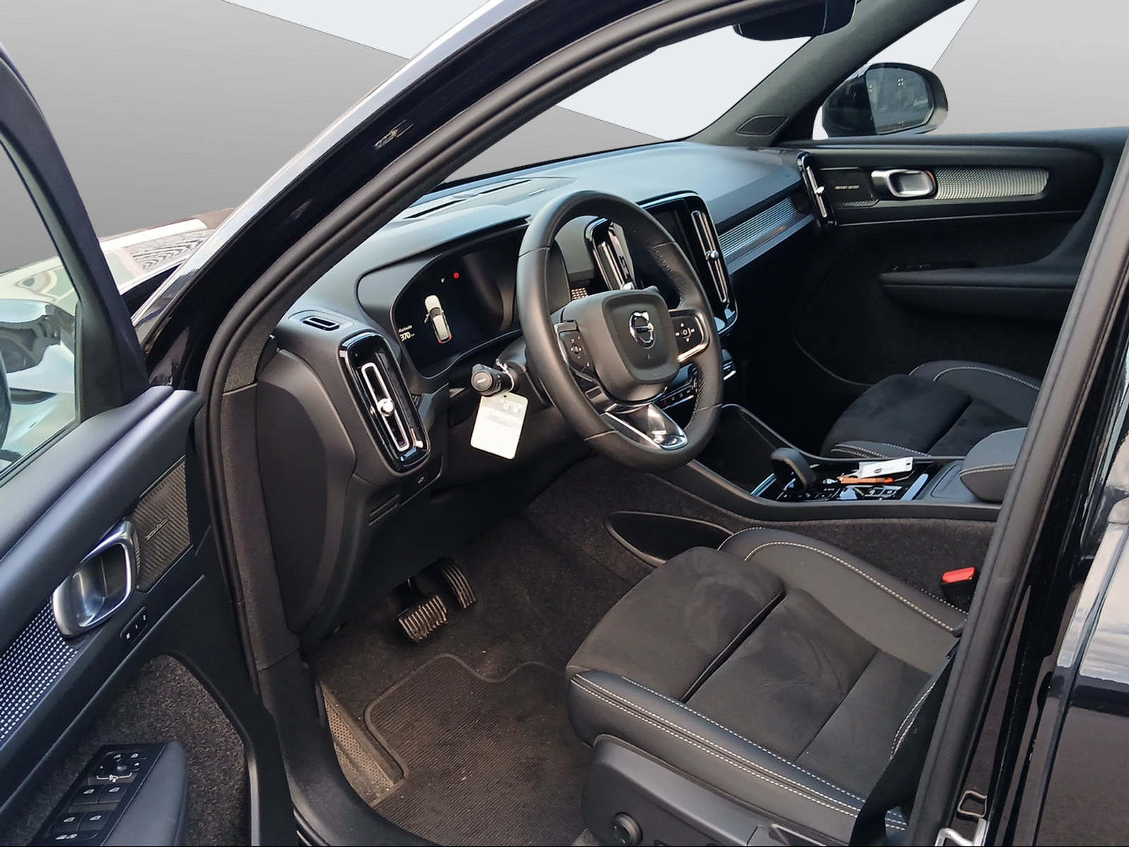 VOLVO XC40 2.0 B4 MH Plus Dark AWD-image-10