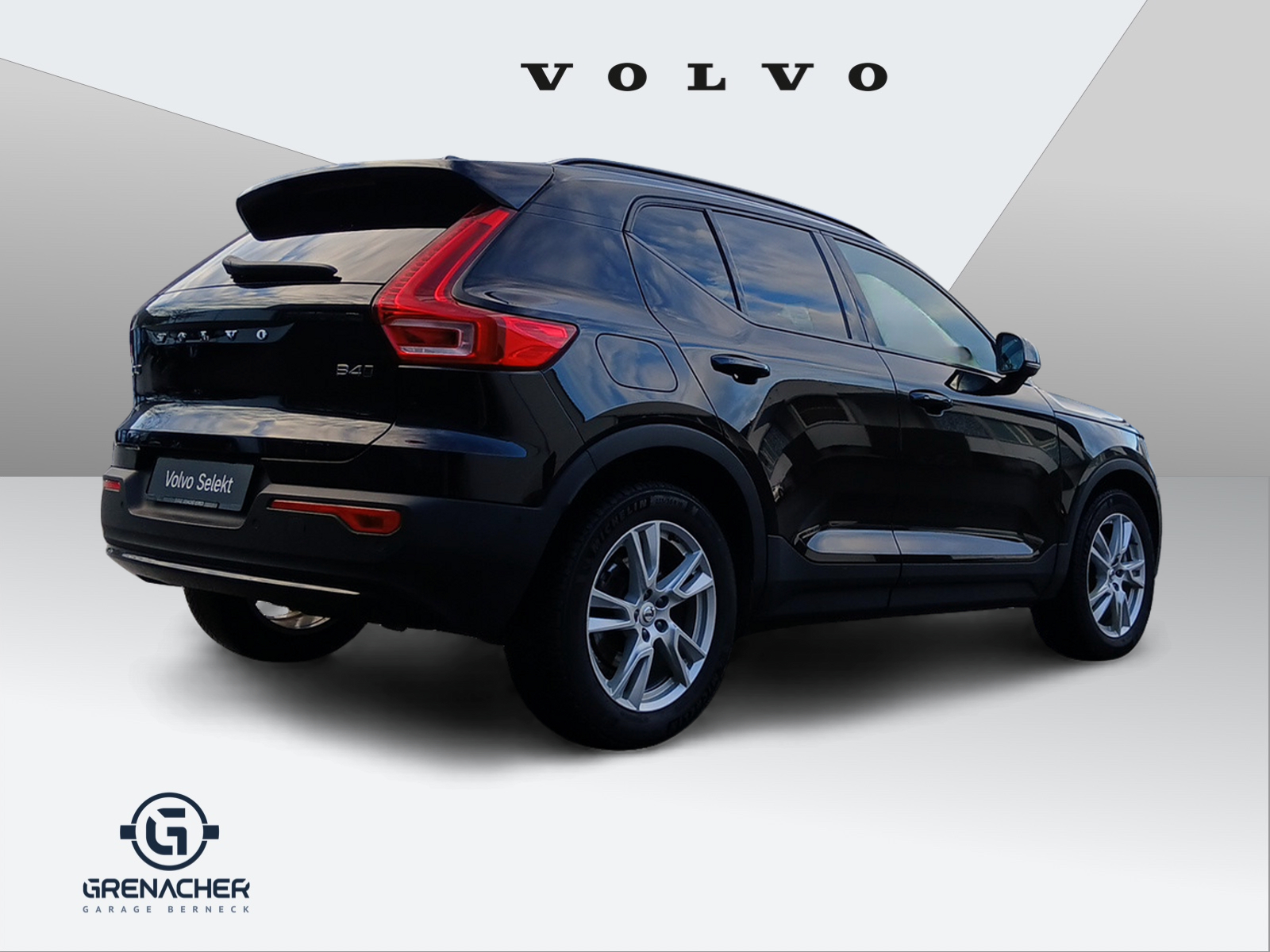 VOLVO XC40 2.0 B4 MH Plus Dark AWD-image-3