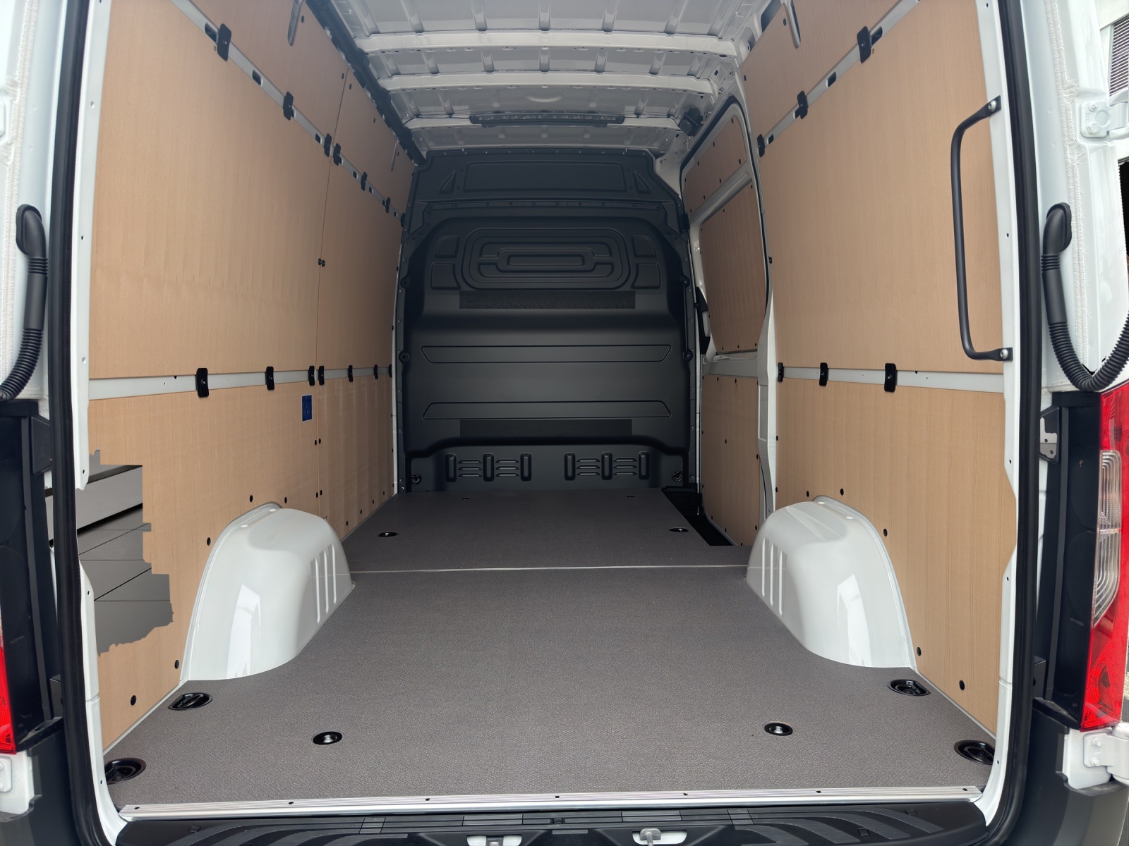 MERCEDES-BENZ Sprinter 317 CDI Standard 9G-TRONIC-image-5