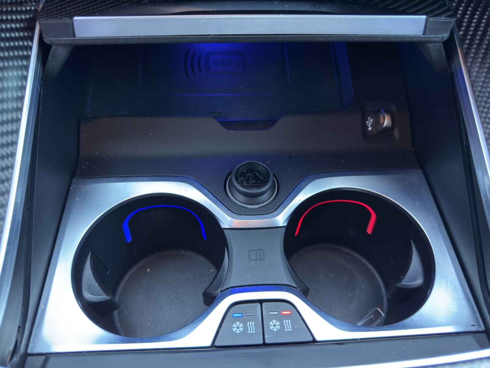 BMW XM xDrive PHEV Steptronic-image-21