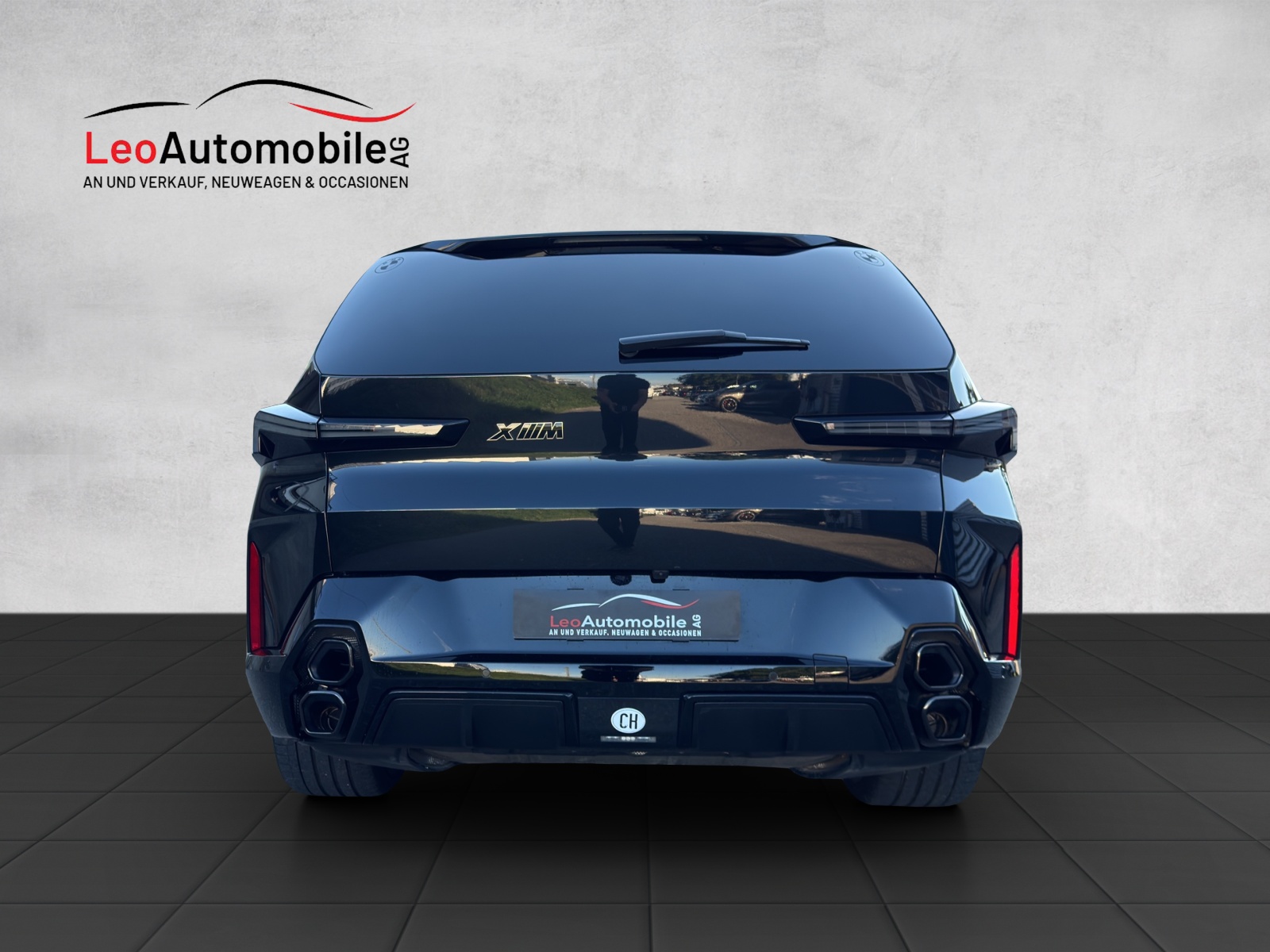 BMW XM xDrive PHEV Steptronic-image-4
