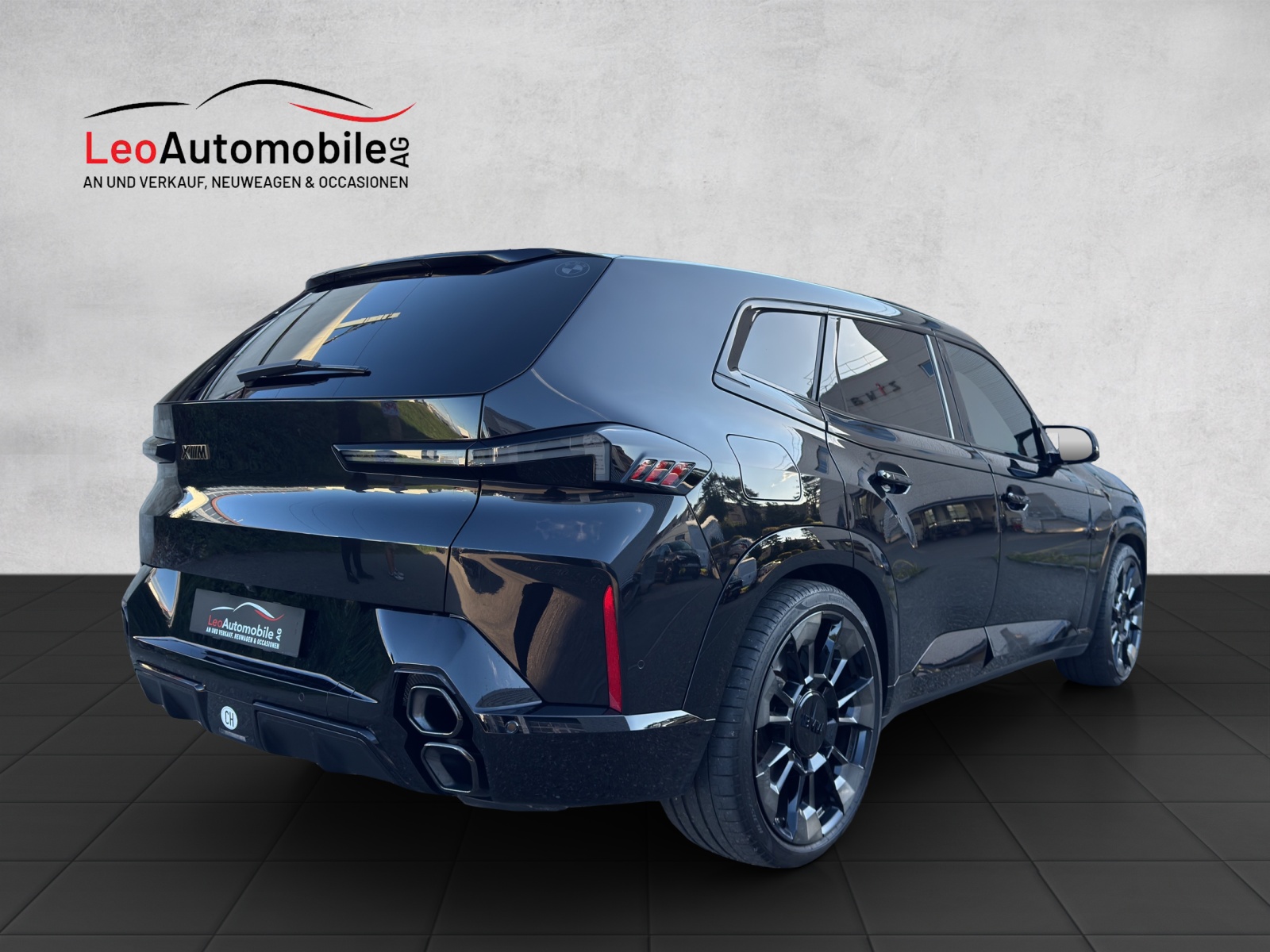 BMW XM xDrive PHEV Steptronic-showroom-element-2