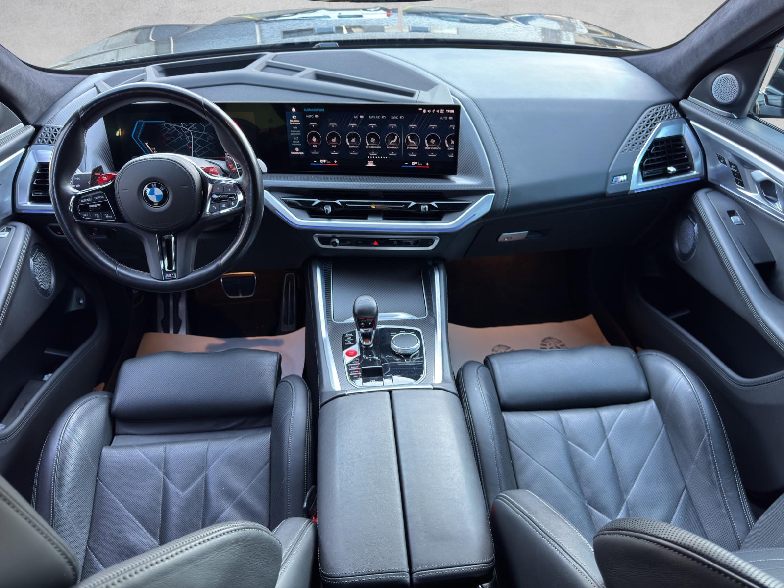 BMW XM xDrive PHEV Steptronic-image-12