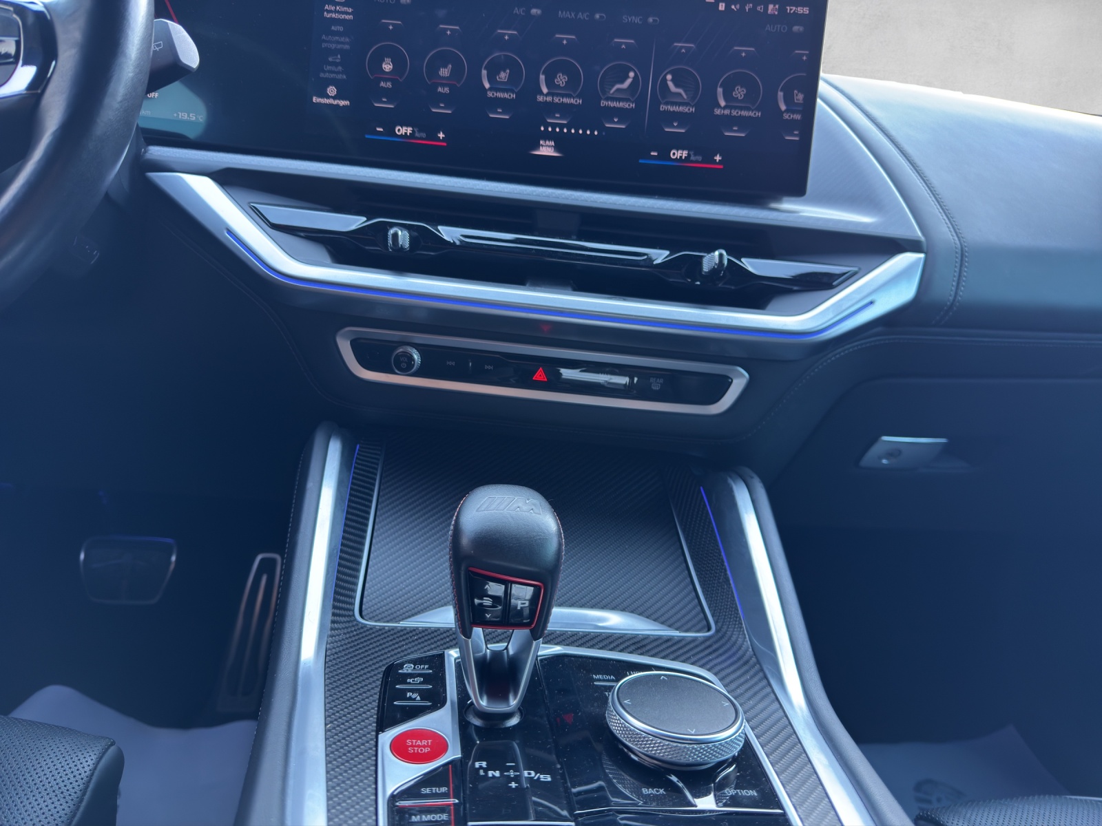 BMW XM xDrive PHEV Steptronic-image-14