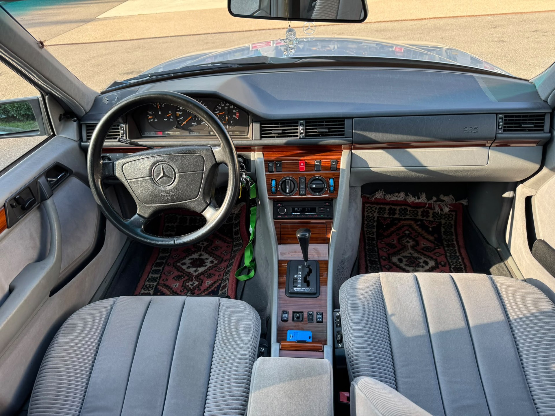 MERCEDES-BENZ 300 E 4-Matic Automatic-image-8