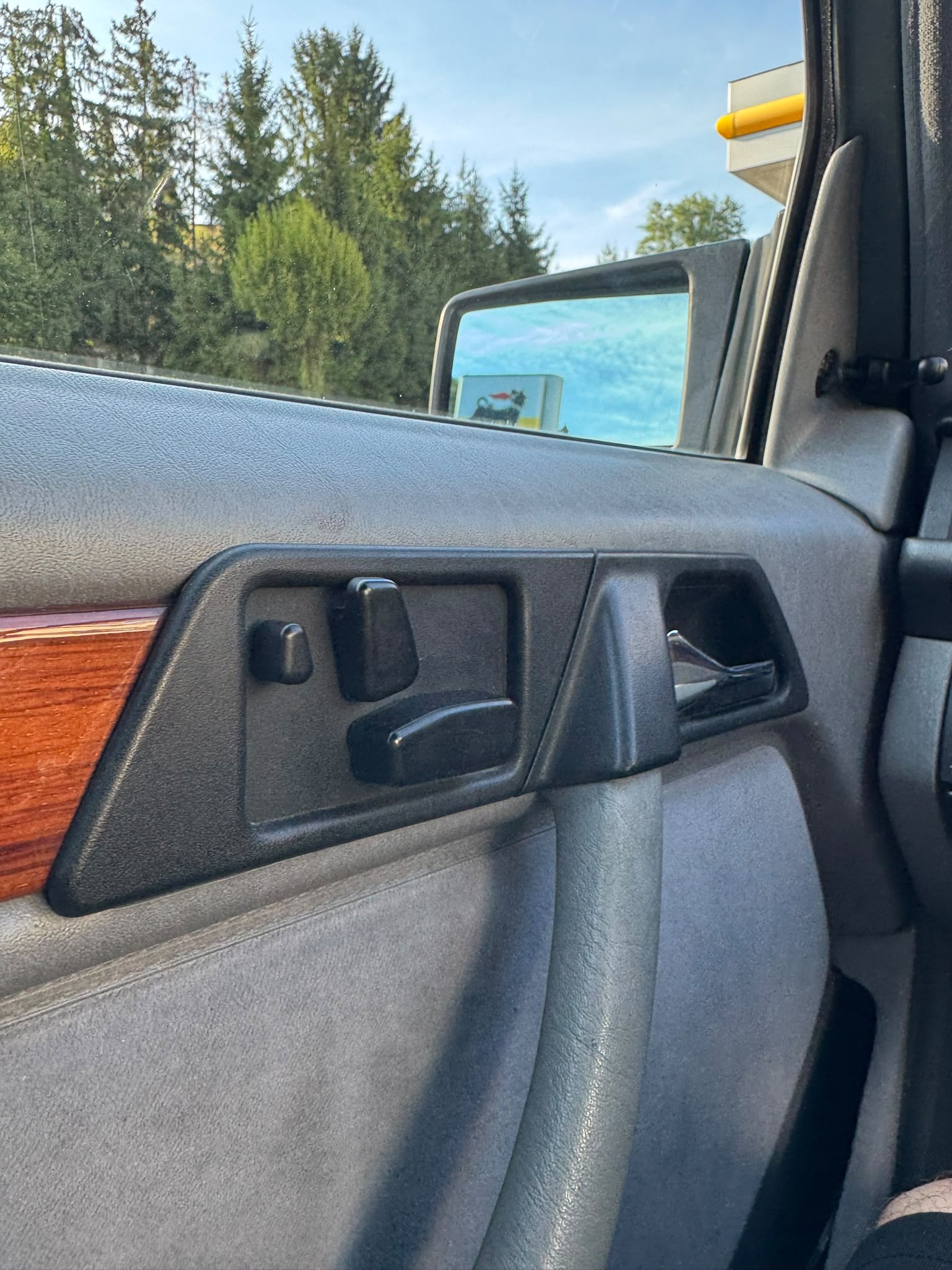 MERCEDES-BENZ 300 E 4-Matic Automatic-image-13