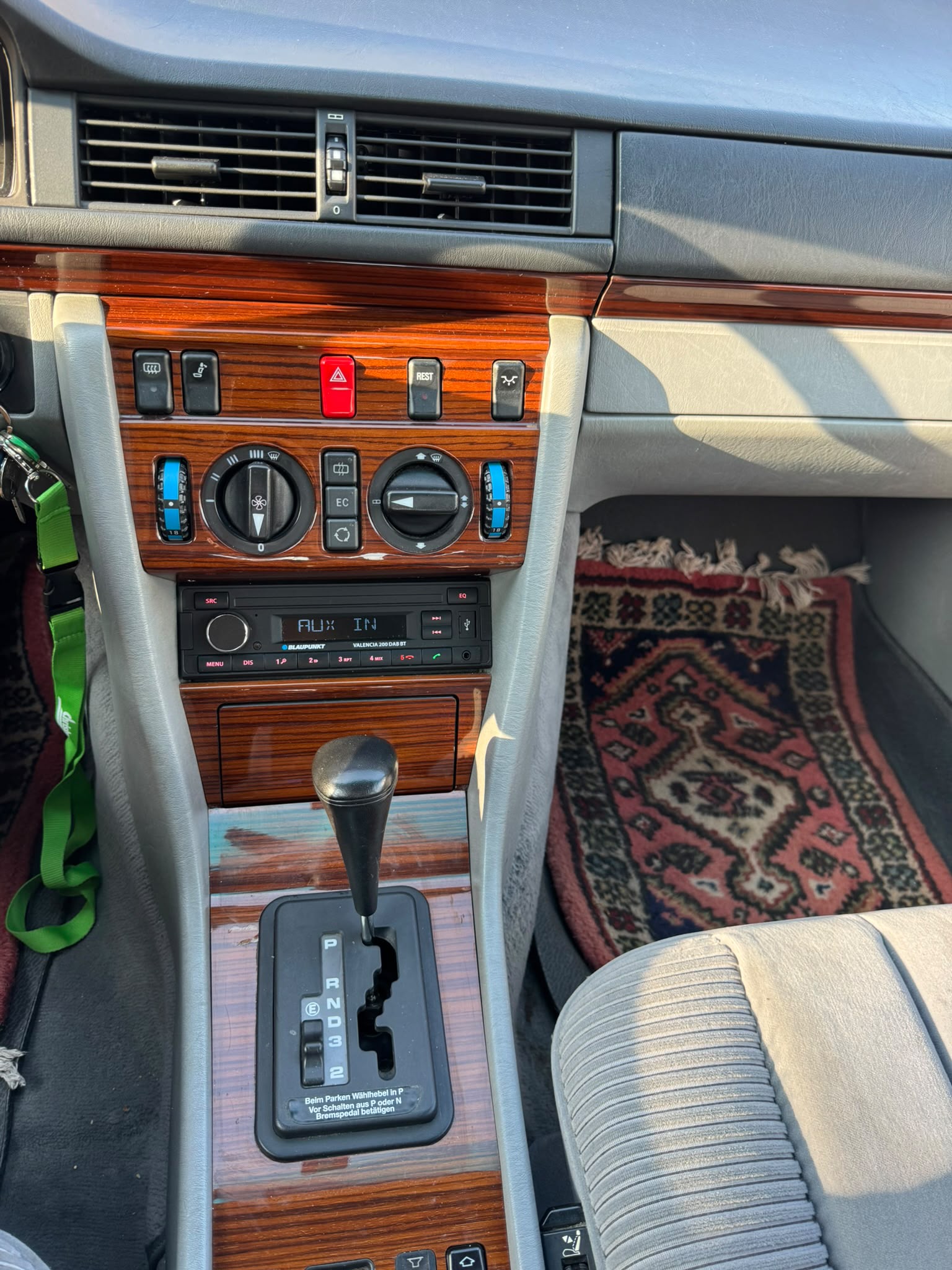 MERCEDES-BENZ 300 E 4-Matic Automatic-image-14
