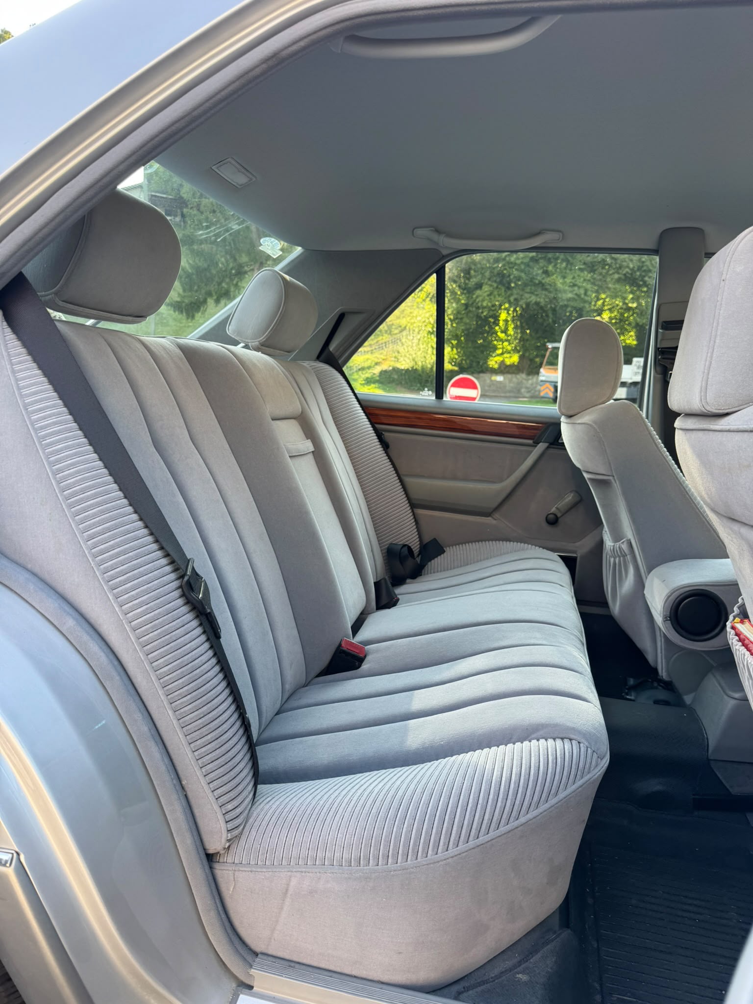 MERCEDES-BENZ 300 E 4-Matic Automatic-image-11