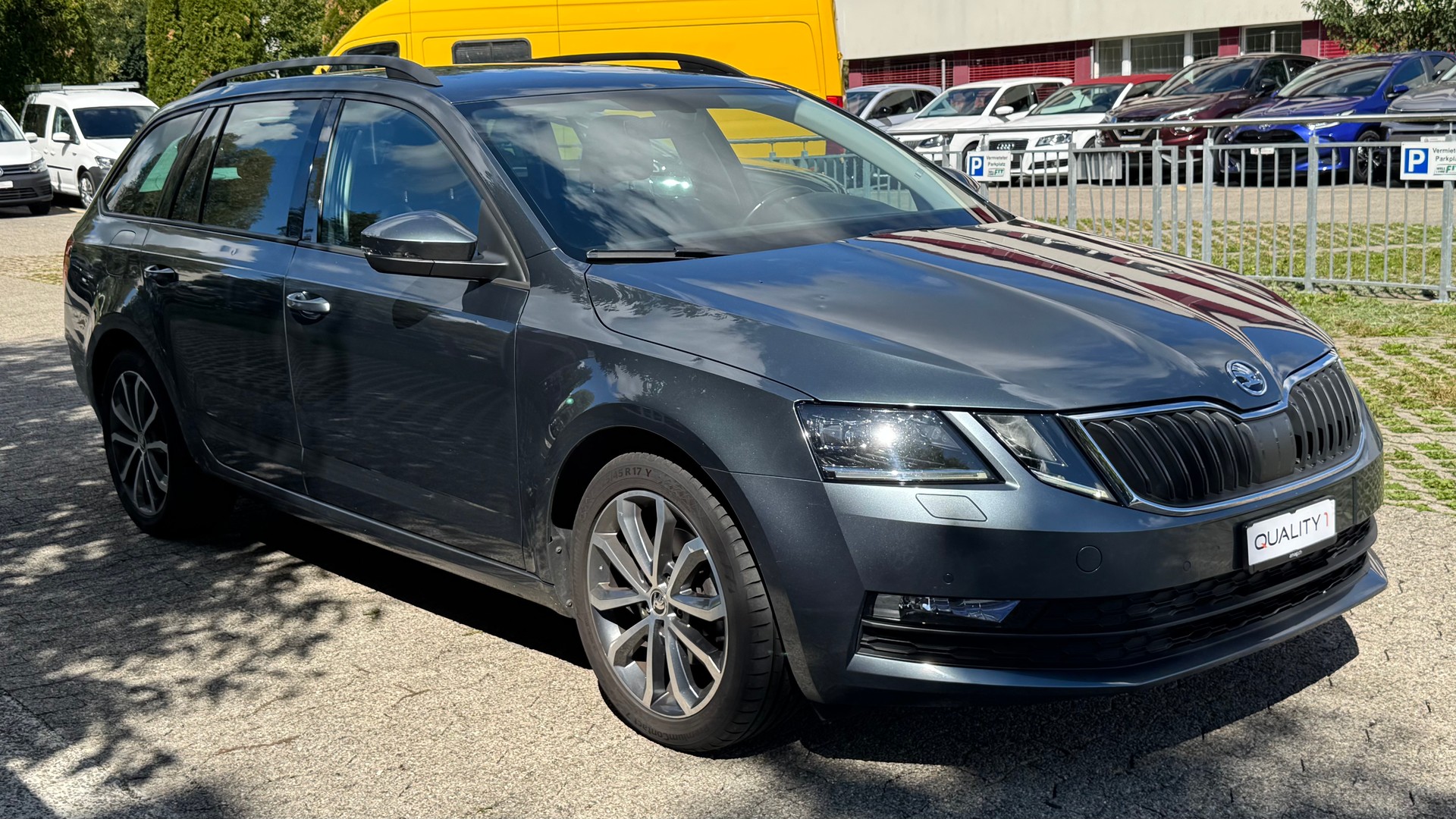 SKODA Octavia Combi 1.4 TSI Style DSG-image-2