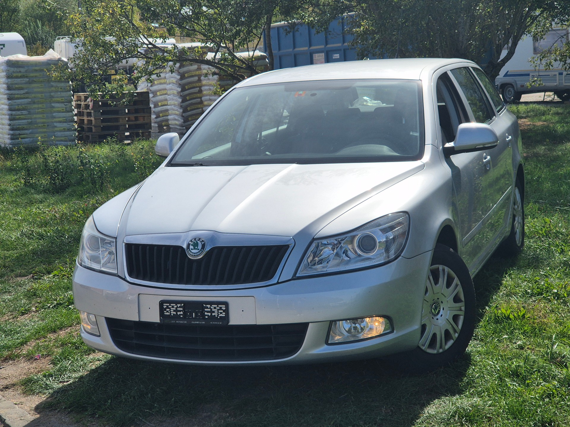SKODA Octavia Combi 2.0 TDI Adventure 4x4-image-0
