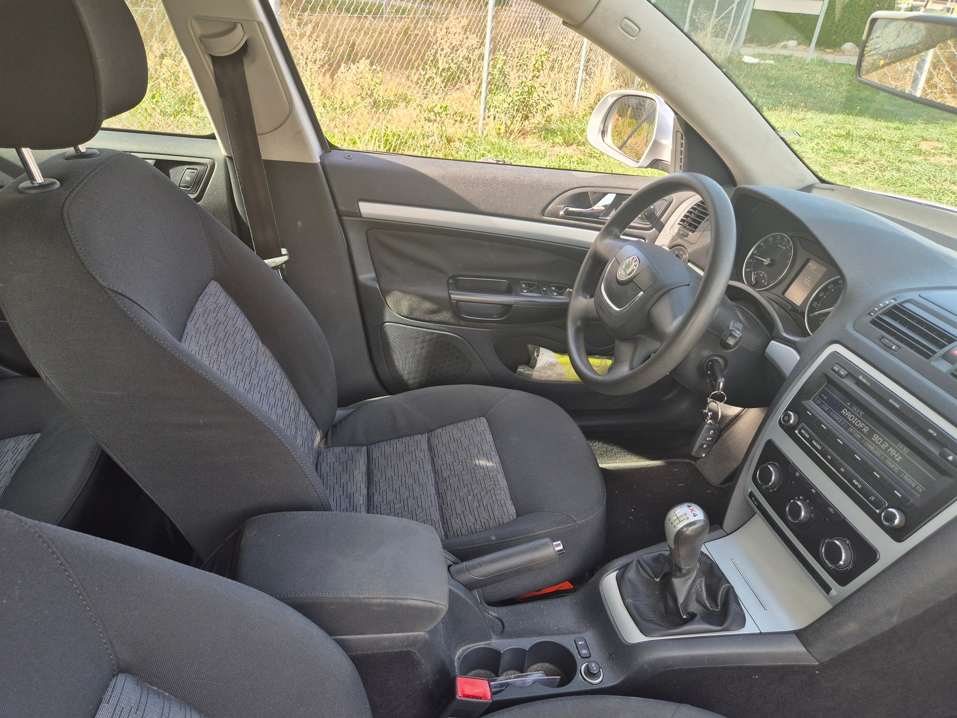 SKODA Octavia Combi 2.0 TDI Adventure 4x4-image-1