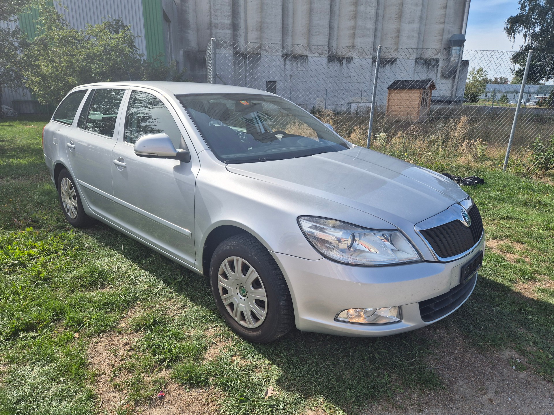 SKODA Octavia Combi 2.0 TDI Adventure 4x4-image-3