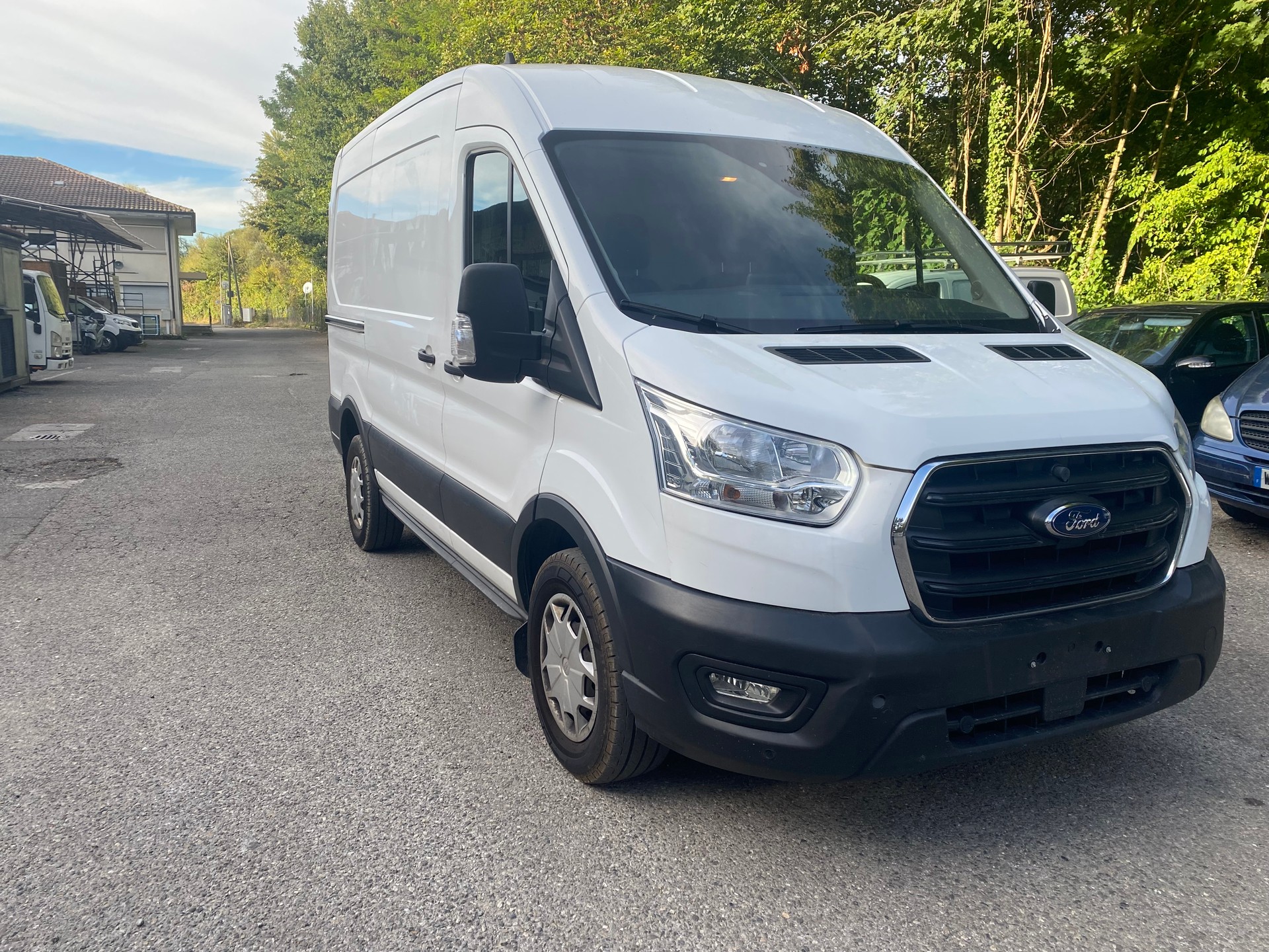 FORD Transit Van 350 L2 Ambiente 2.0 TDCi 130 FWD-image-0