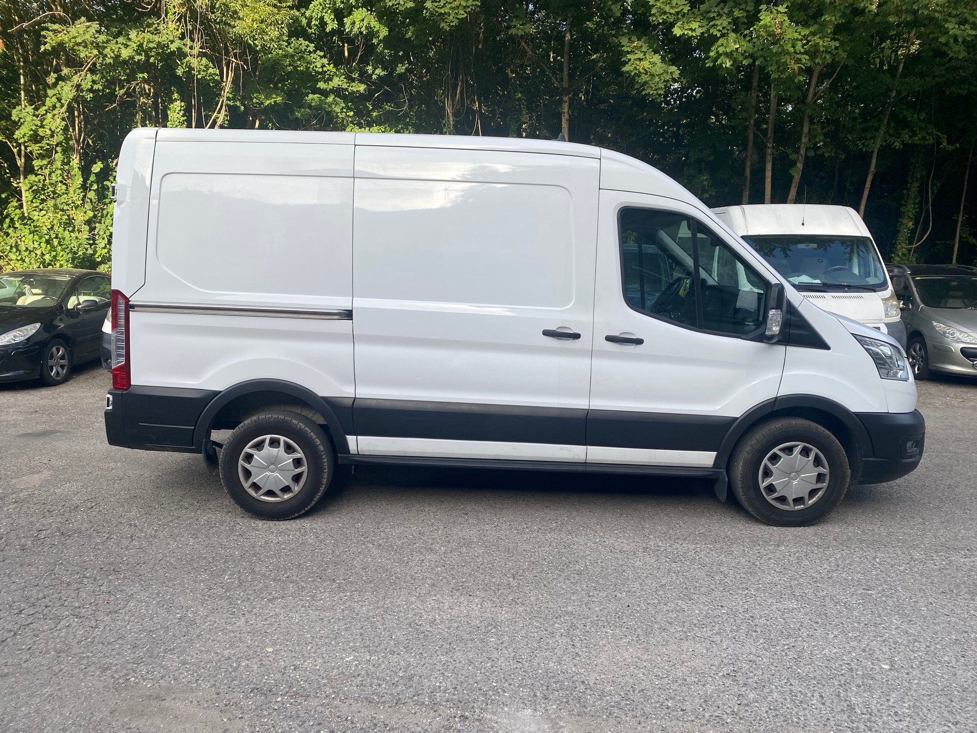 FORD Transit Van 350 L2 Ambiente 2.0 TDCi 130 FWD-image-4