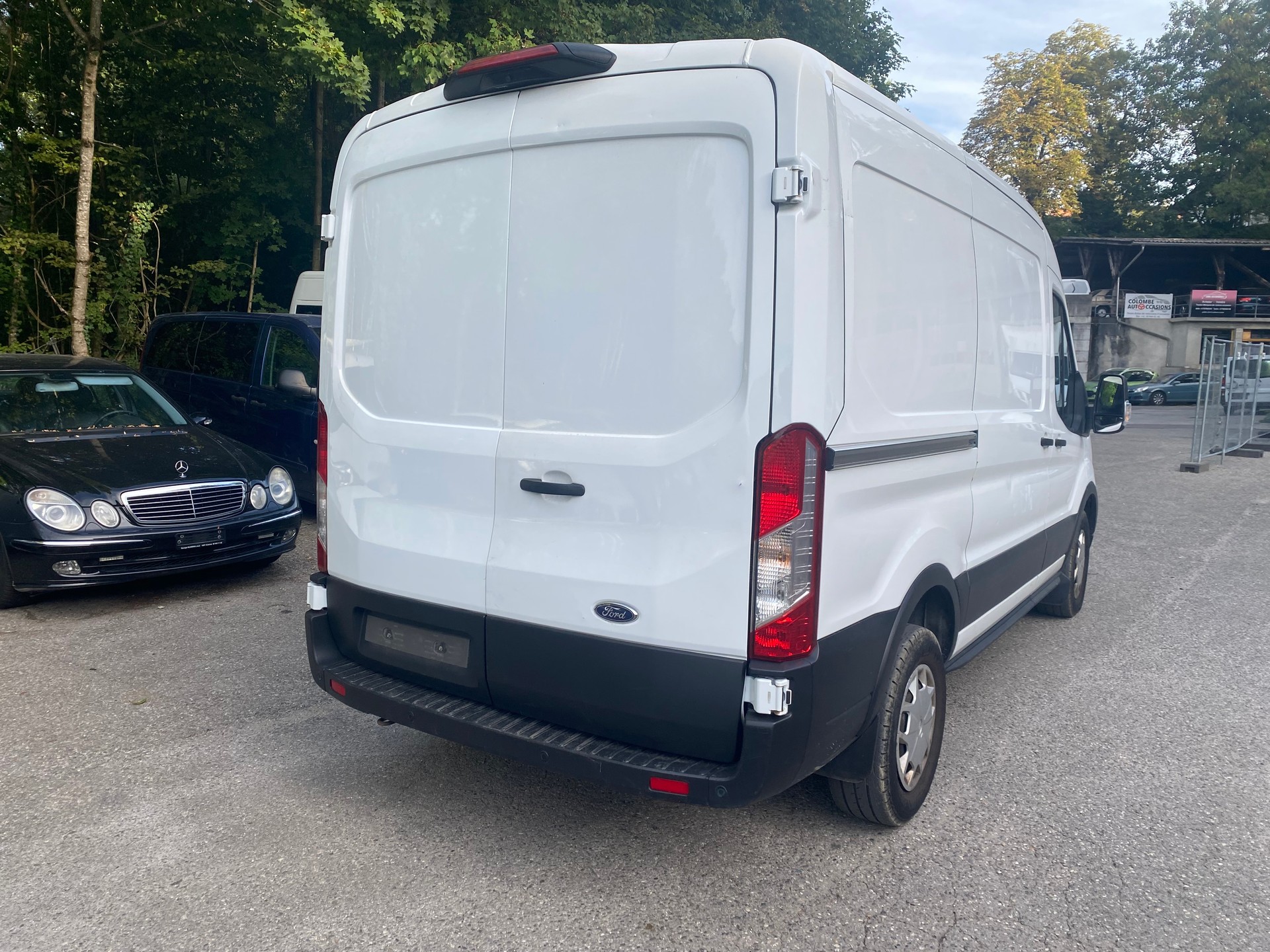 FORD Transit Van 350 L2 Ambiente 2.0 TDCi 130 FWD-image-2