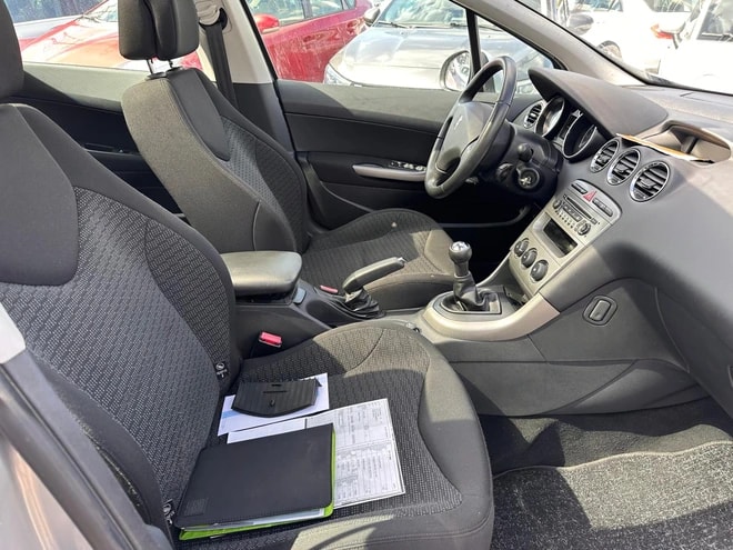 PEUGEOT 308 SW 1.6 16V VTI Sport-image-8