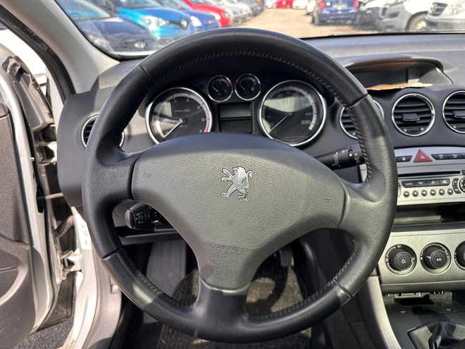 PEUGEOT 308 SW 1.6 16V VTI Sport-image-6