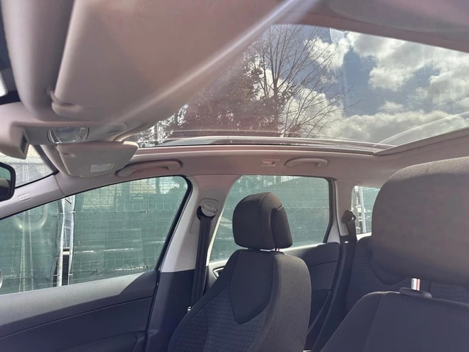 PEUGEOT 308 SW 1.6 16V VTI Sport-image-12