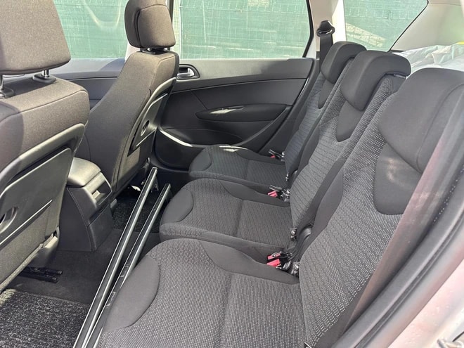 PEUGEOT 308 SW 1.6 16V VTI Sport-image-10