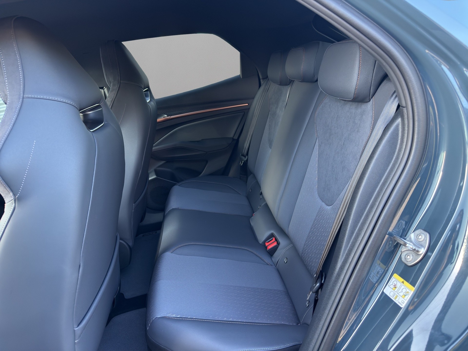 CUPRA Raval 52 kWh Dynamic+ Launch Edition-image-5