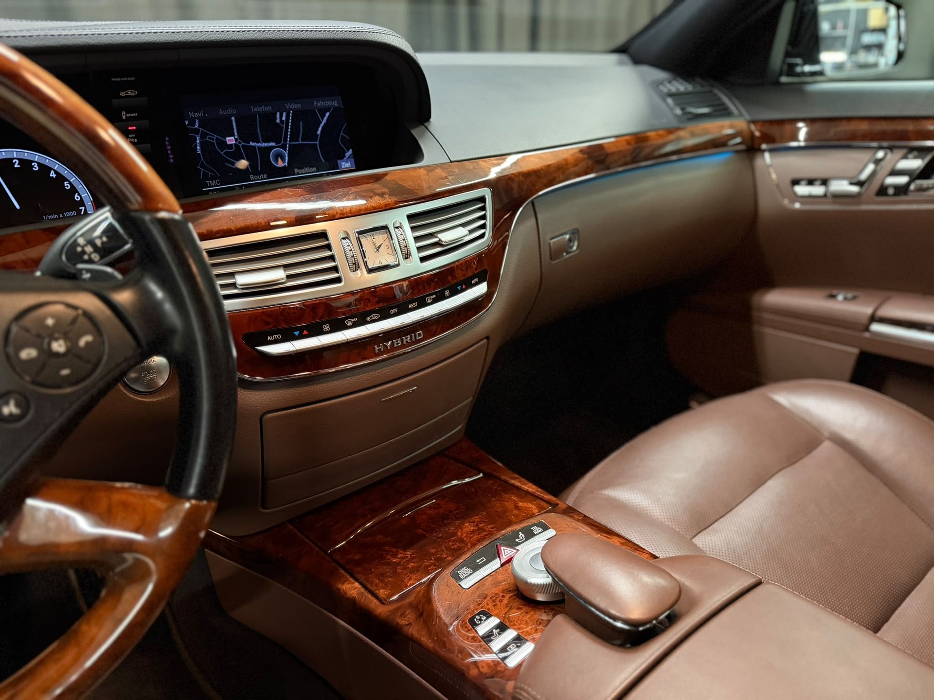 MERCEDES-BENZ S 400 Hybrid 7G-Tronic-image-9