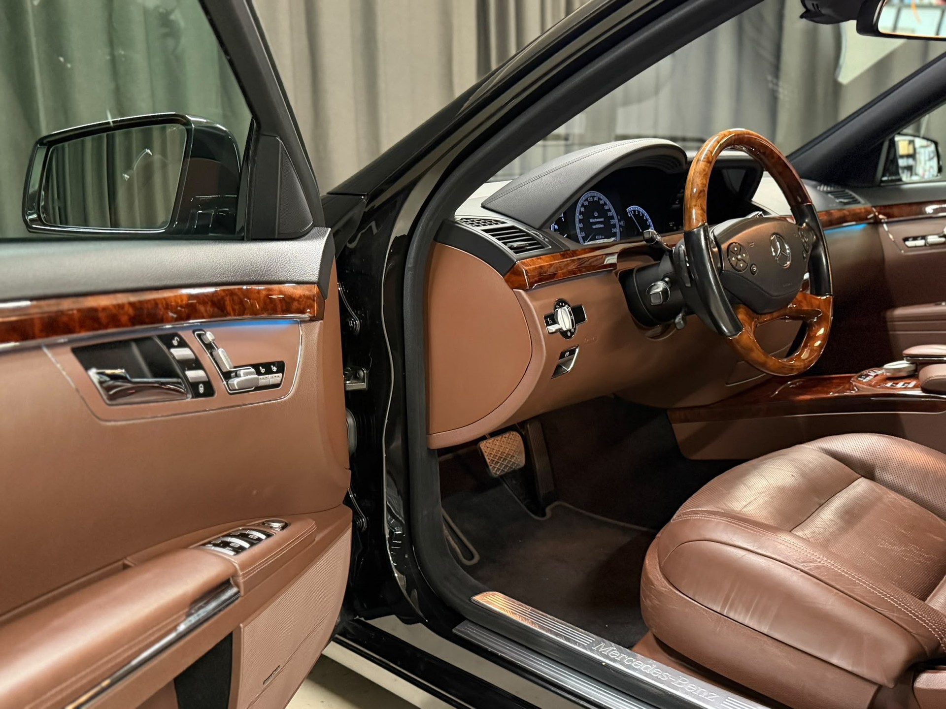 MERCEDES-BENZ S 400 Hybrid 7G-Tronic-image-6