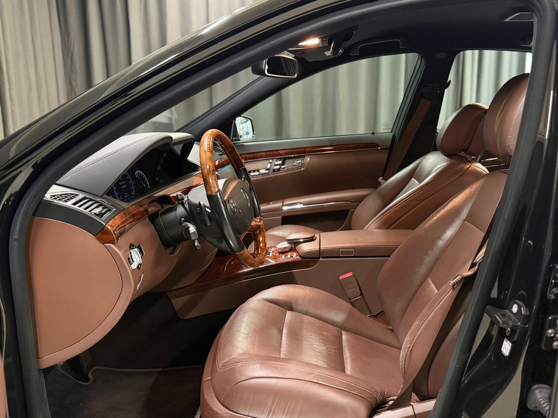 MERCEDES-BENZ S 400 Hybrid 7G-Tronic-image-7
