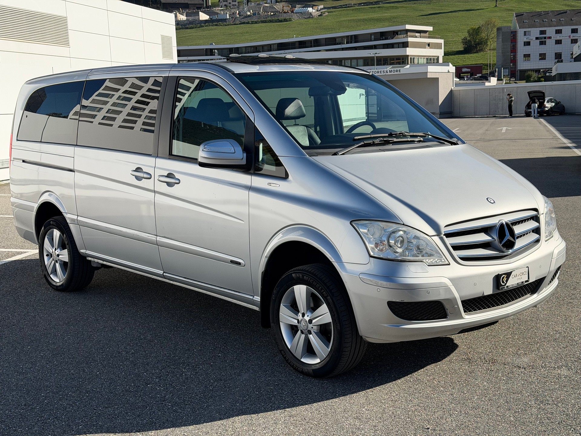 MERCEDES-BENZ Viano 2.2 CDI Blue Eff. Ambiente Ed. L 4Matic A-image-7