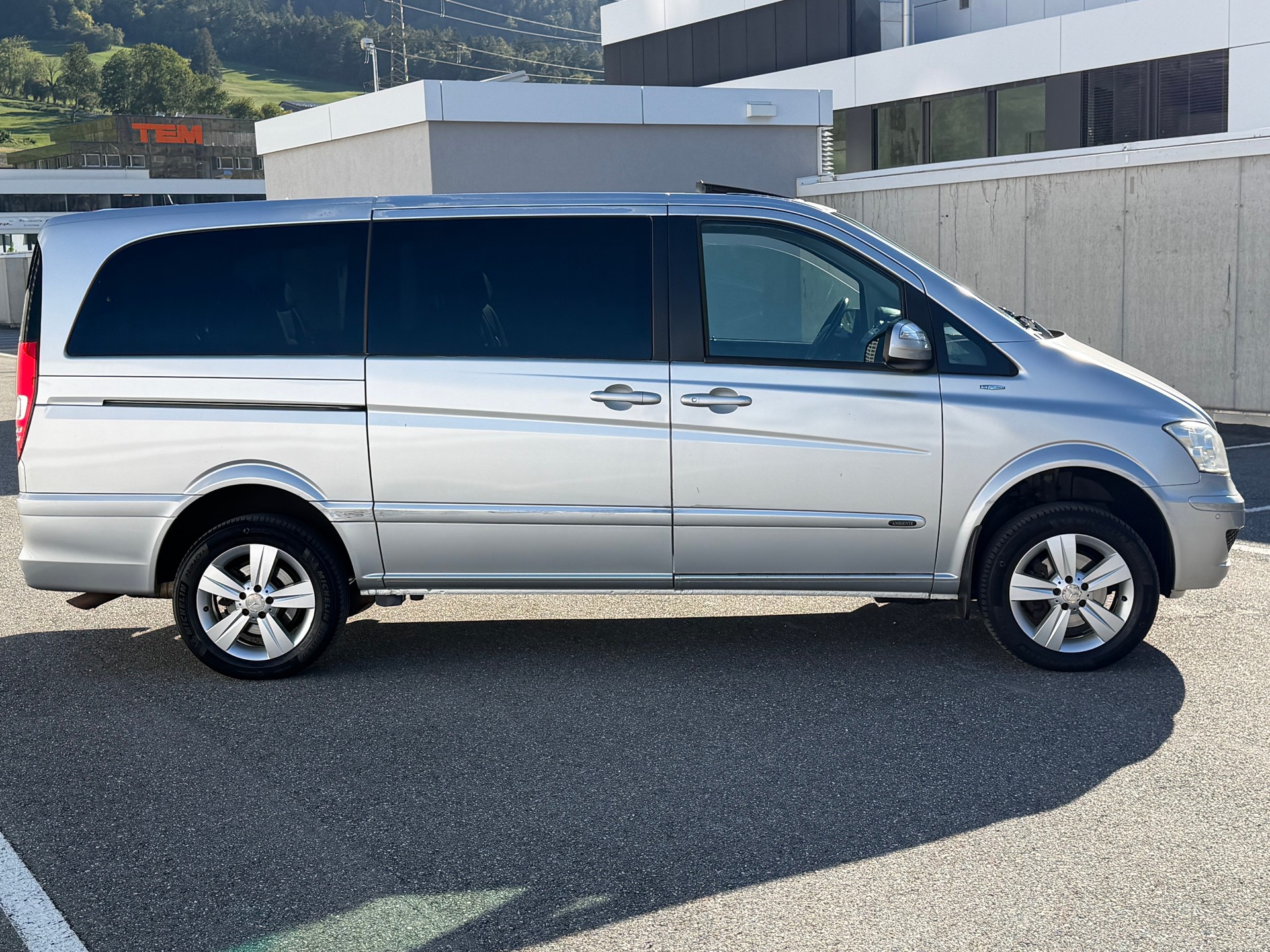 MERCEDES-BENZ Viano 2.2 CDI Blue Eff. Ambiente Ed. L 4Matic A-image-6