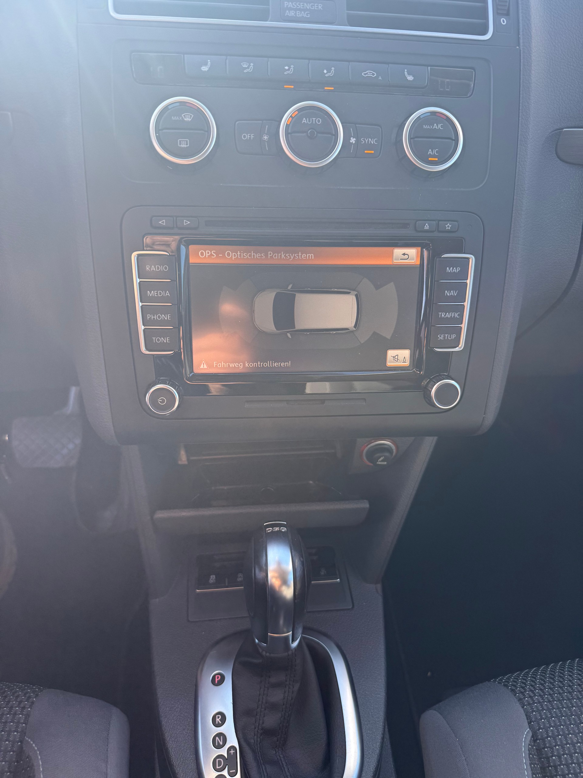 VW Touran 1.6 TDI BMT Comfortline DSG-image-10