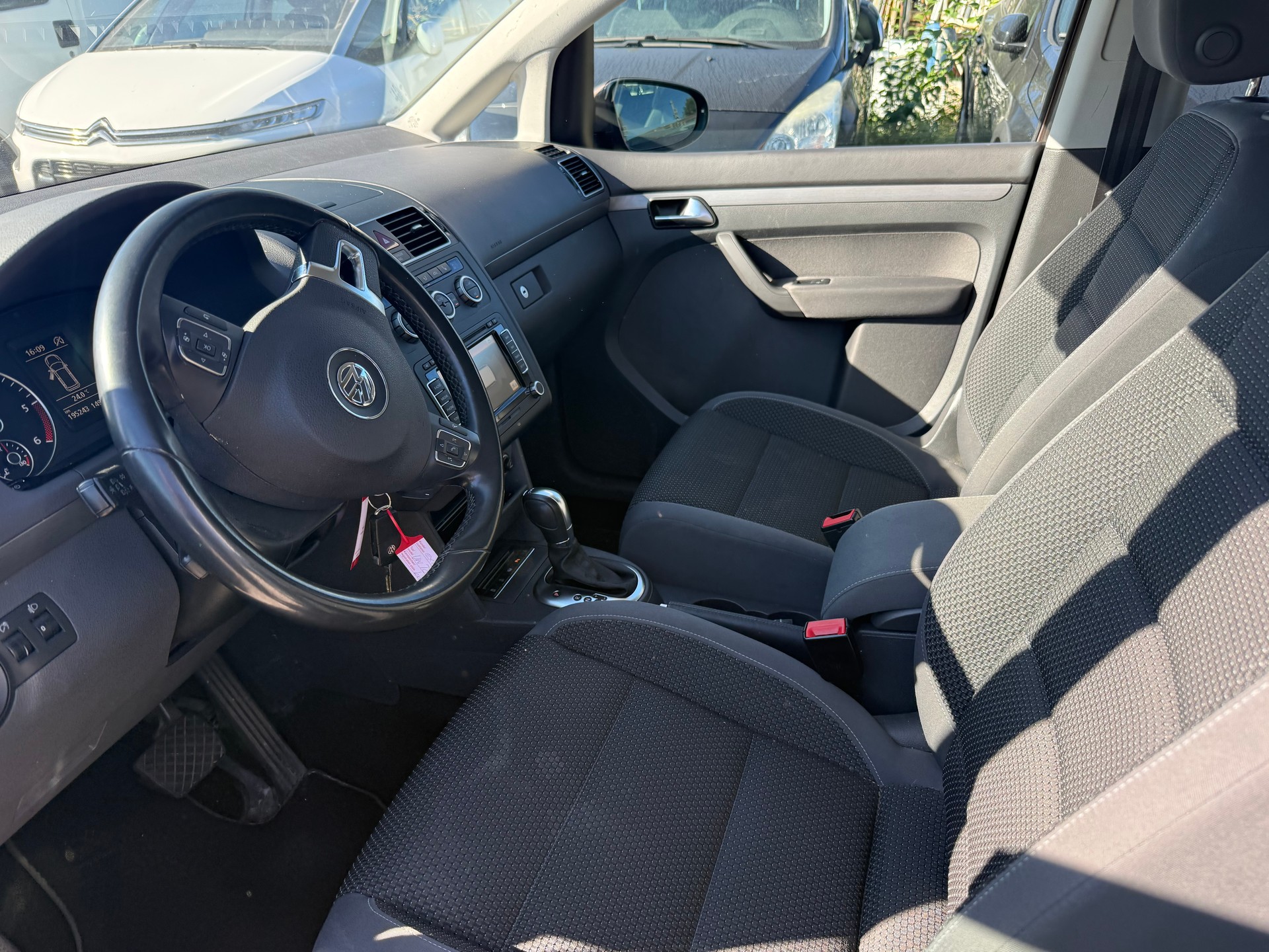 VW Touran 1.6 TDI BMT Comfortline DSG-image-8