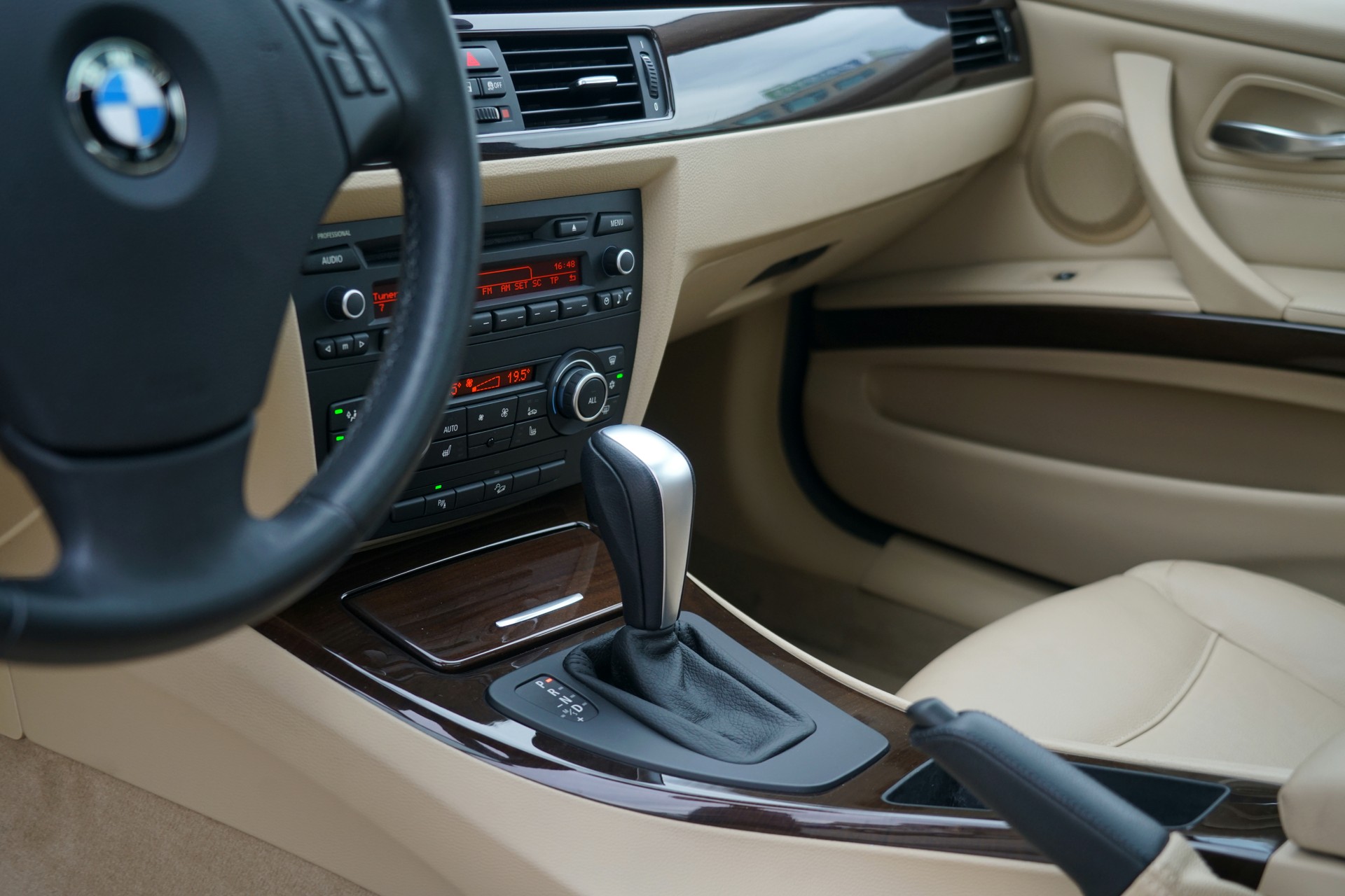 BMW 325i x-Drive Steptronic-image-4