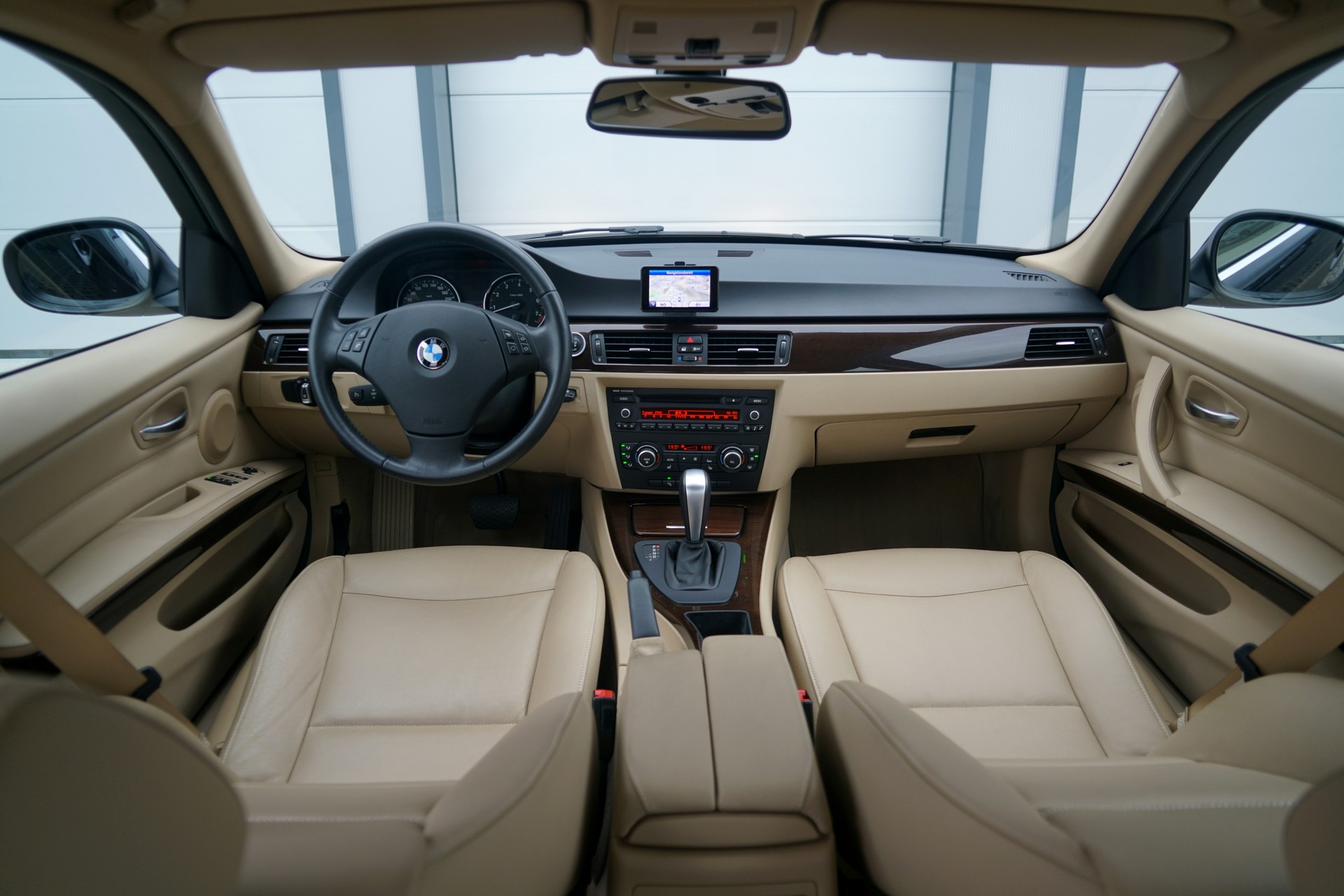 BMW 325i x-Drive Steptronic-image-14
