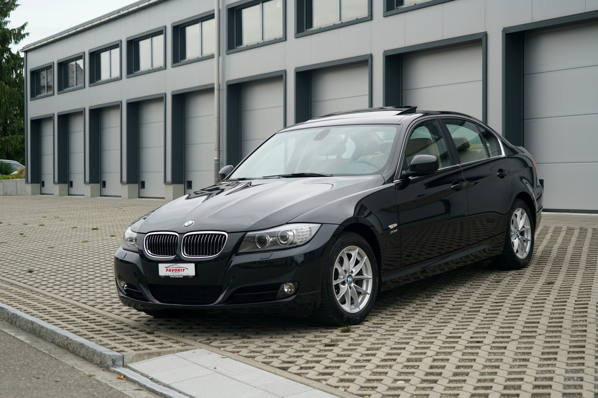 BMW 325i x-Drive Steptronic-image-15