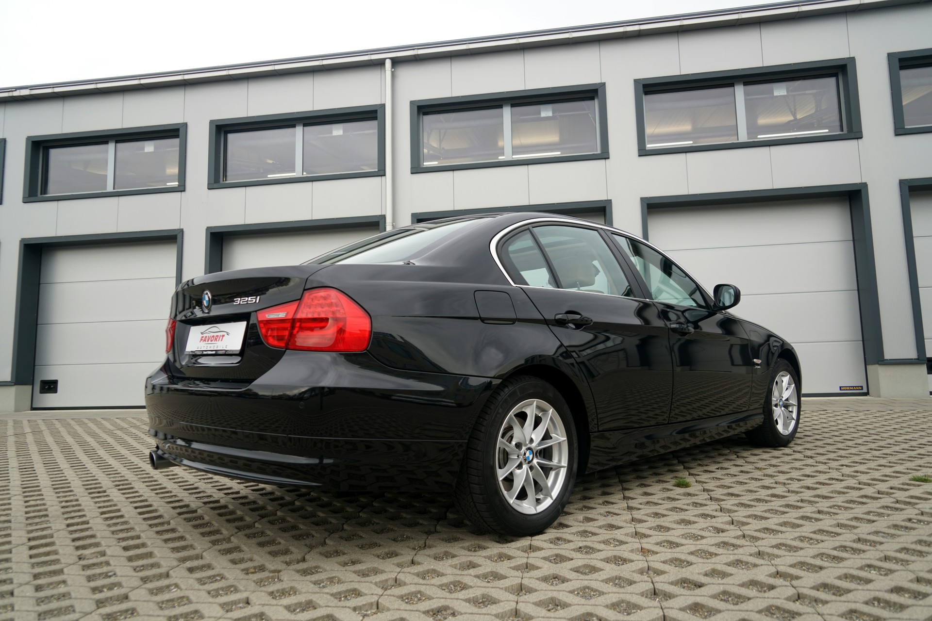 BMW 325i x-Drive Steptronic-image-9