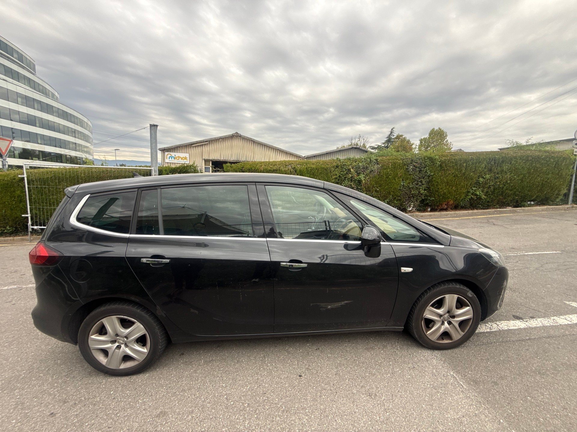 OPEL Zafira Tourer 1.6i 16V Turbo Sport Automatic-image-7
