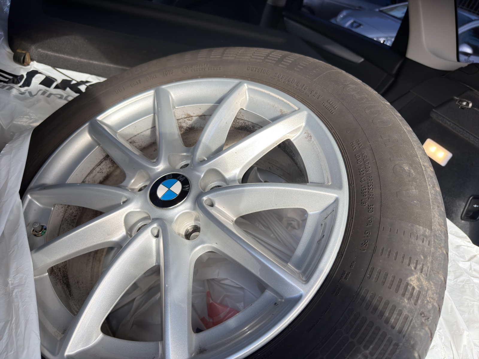 BMW 218d xDrive Active Tourer-image-10