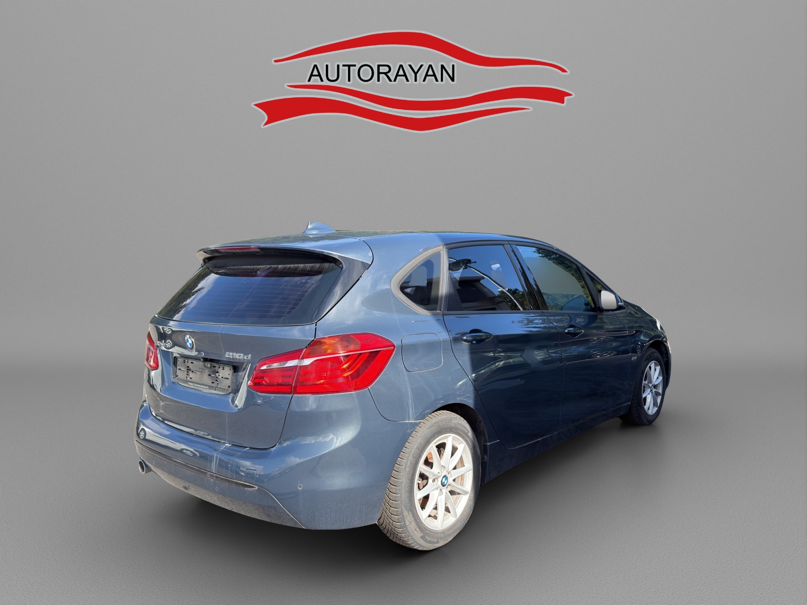 BMW 218d xDrive Active Tourer-image-4