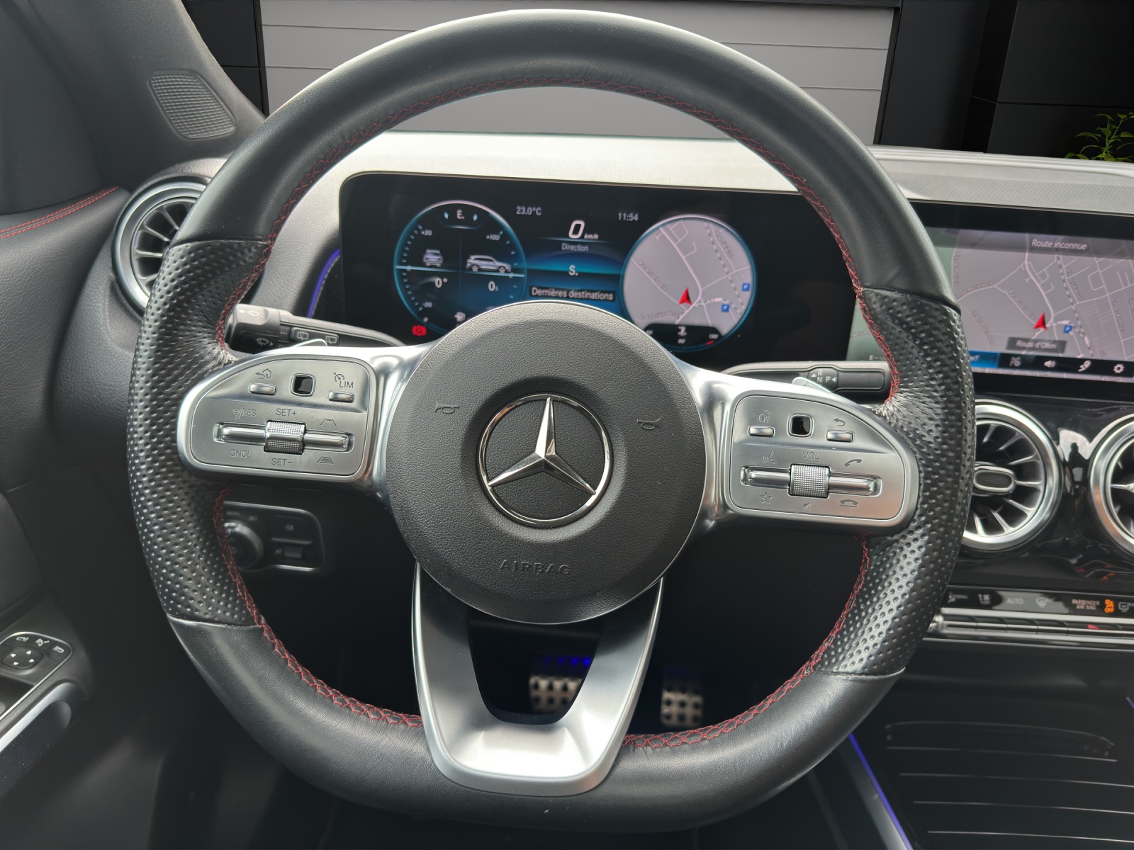 MERCEDES-BENZ GLB 250 AMG Line 4 MATIC-image-10