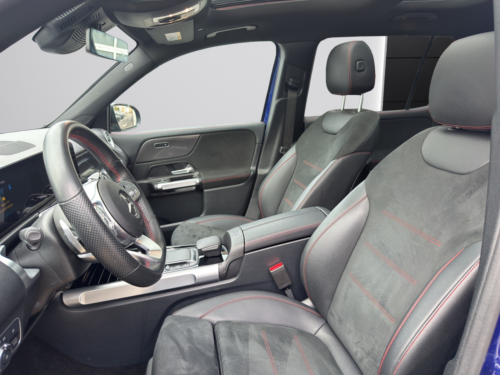 MERCEDES-BENZ GLB 250 AMG Line 4 MATIC-image-7