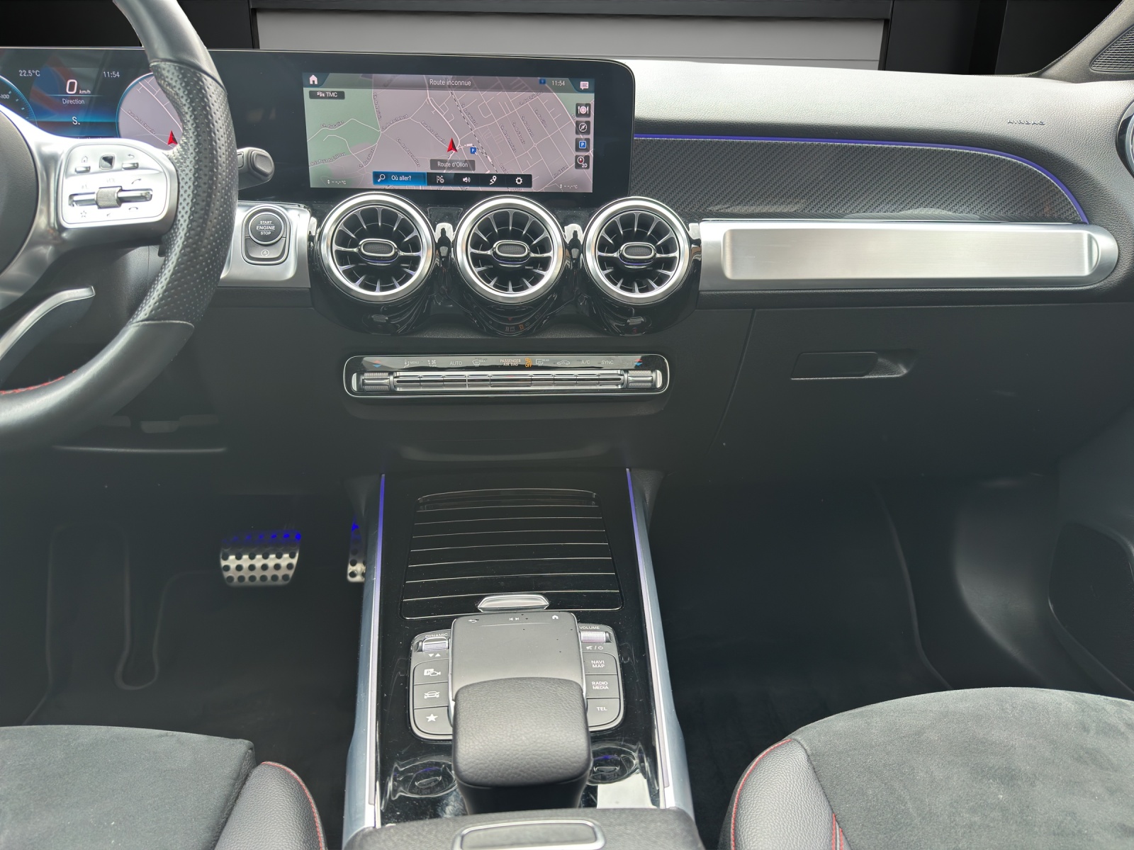 MERCEDES-BENZ GLB 250 AMG Line 4 MATIC-image-9