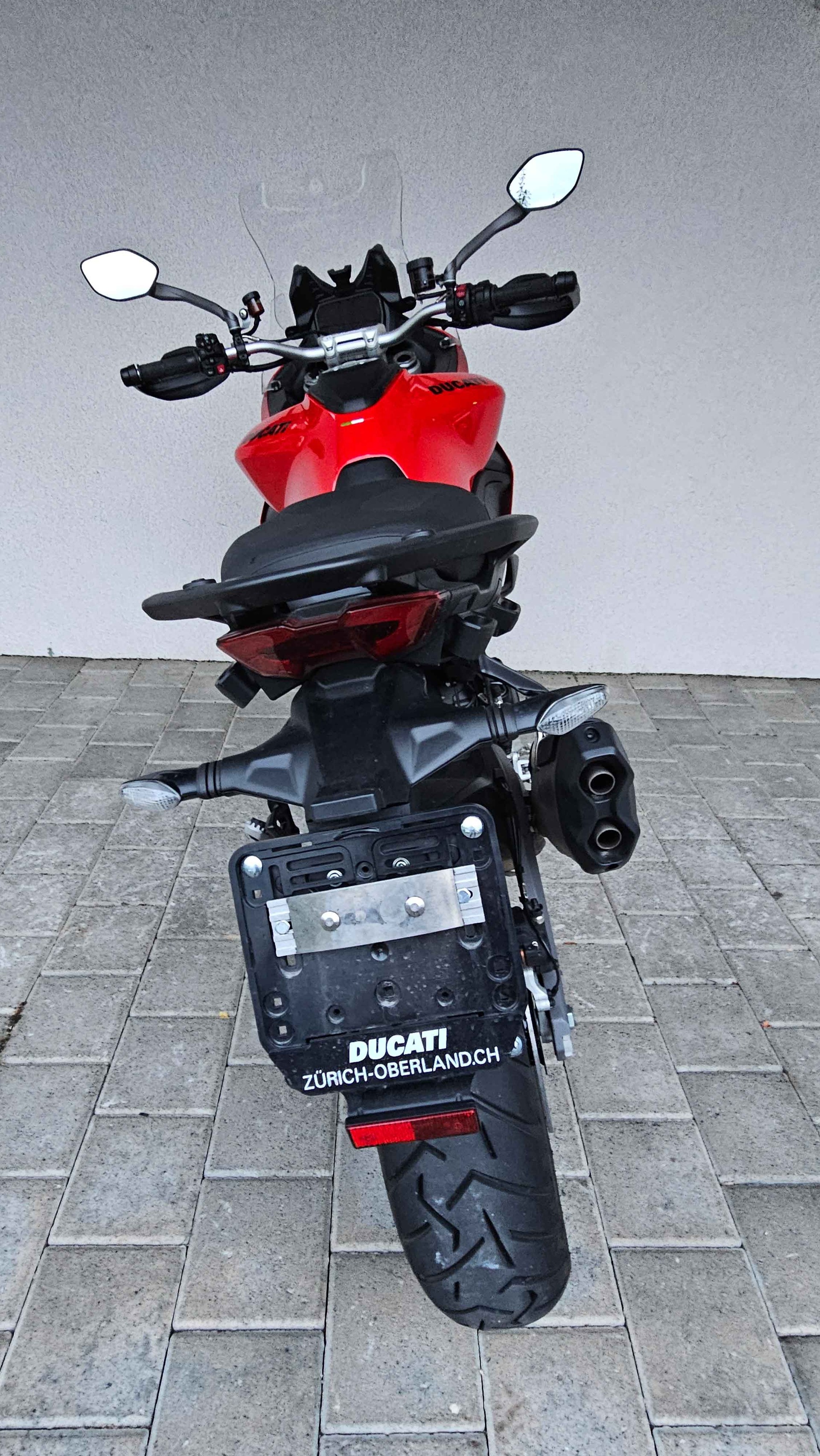 DUCATI S-showroom-element-3