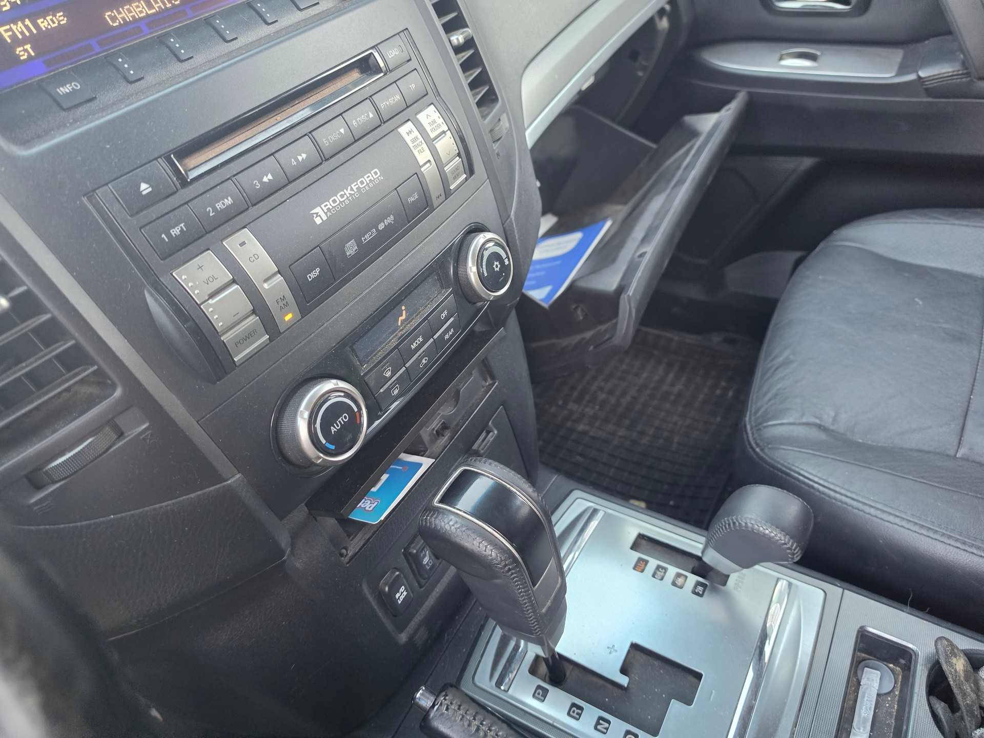 MITSUBISHI Pajero 3.2 DI-D Instyle Automatic-image-11