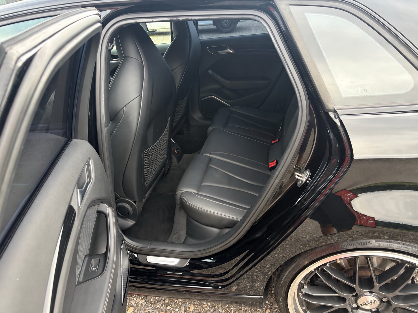 AUDI 2.0 T FSI quattro S-Tronic-image-5
