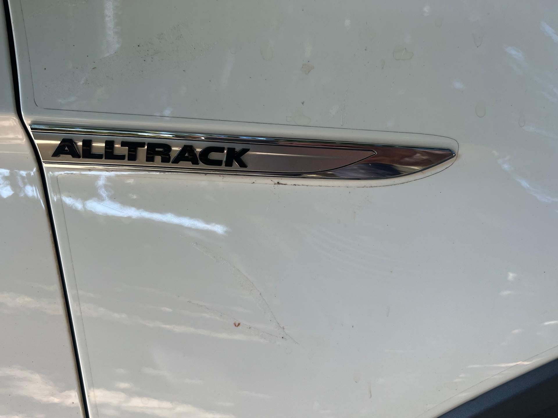 VW Passat Variant ALLTRACK 2.0 TDI BMT Highline DSG 4Motion-image-2