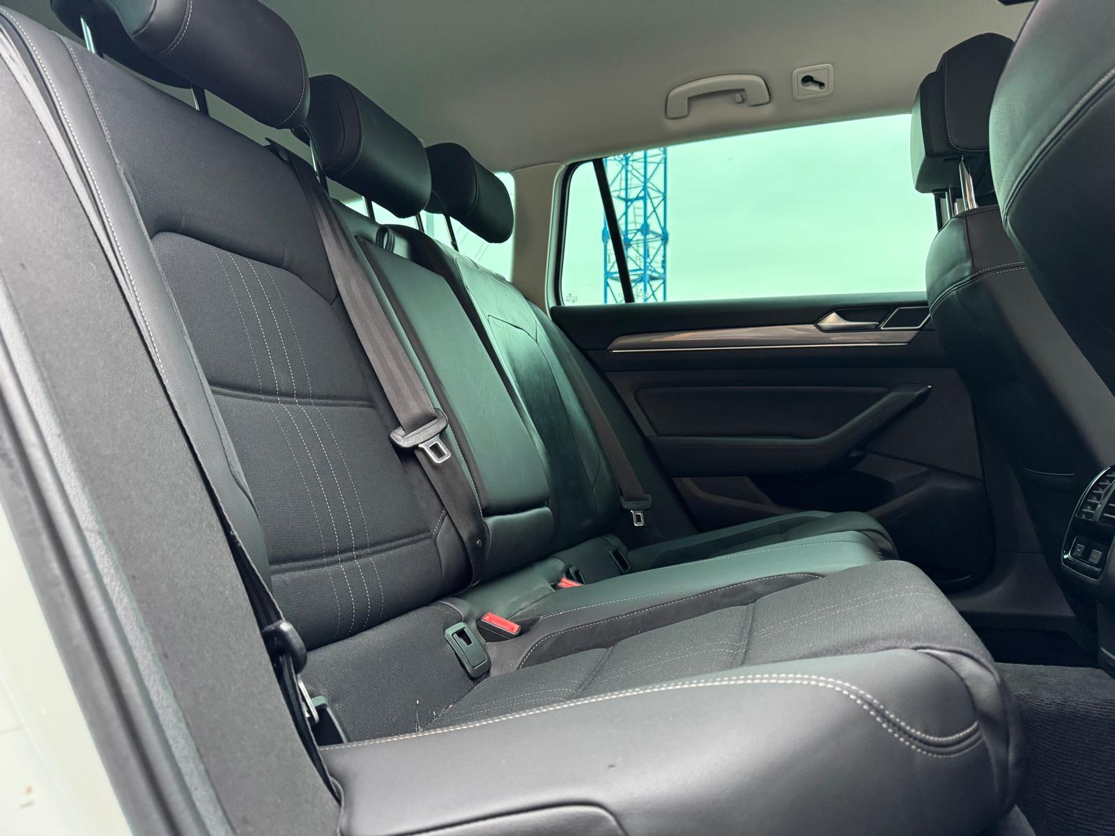 VW Passat Variant ALLTRACK 2.0 TDI BMT Highline DSG 4Motion-image-5