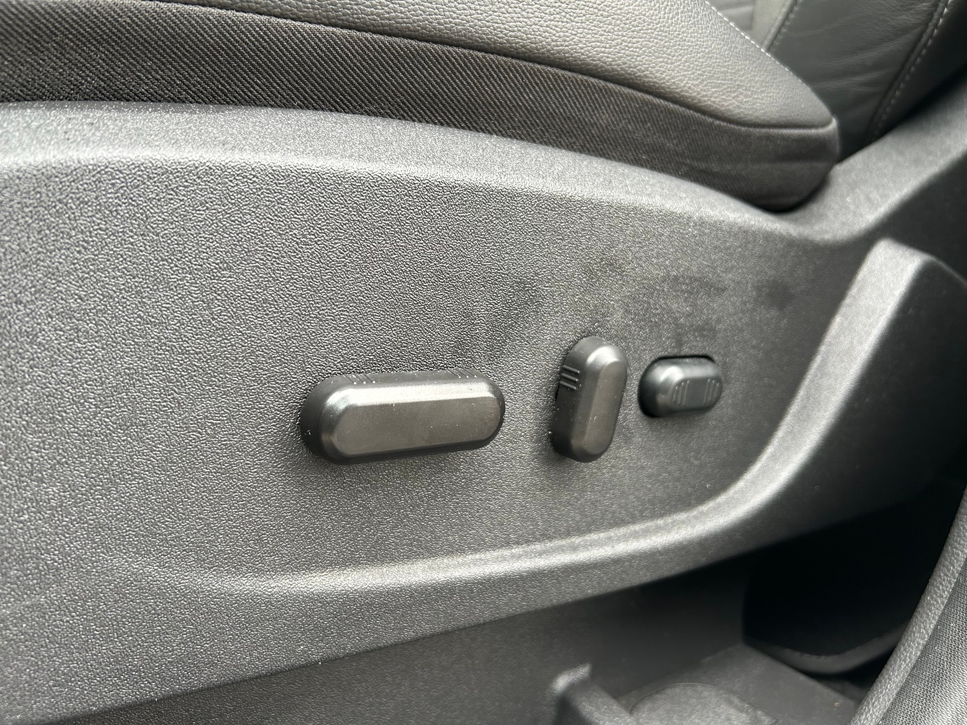 FORD Kuga 2.0 TDCi Titanium 4WD-image-6