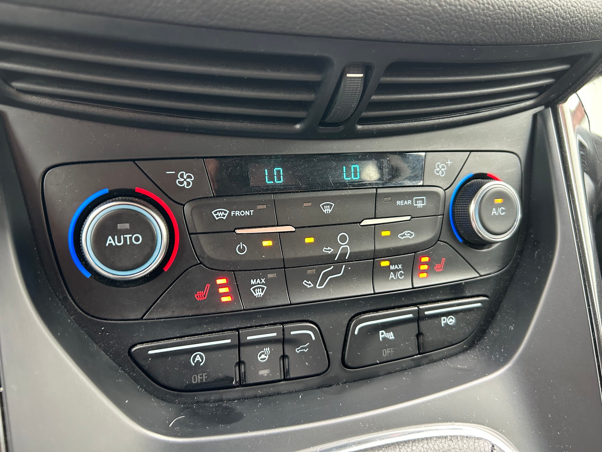 FORD Kuga 2.0 TDCi Titanium 4WD-image-12