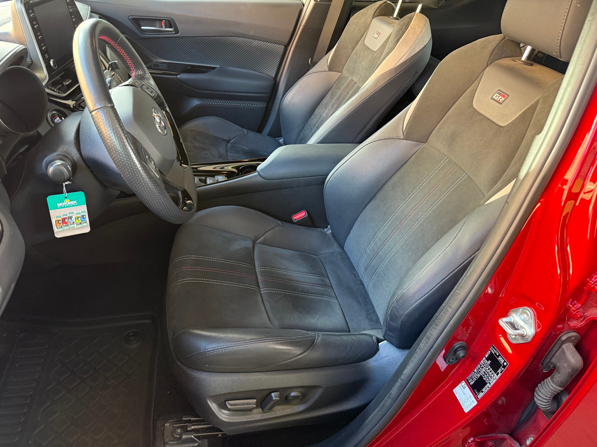 TOYOTA C-HR 2.0 HSD CVT GR Sport-image-6