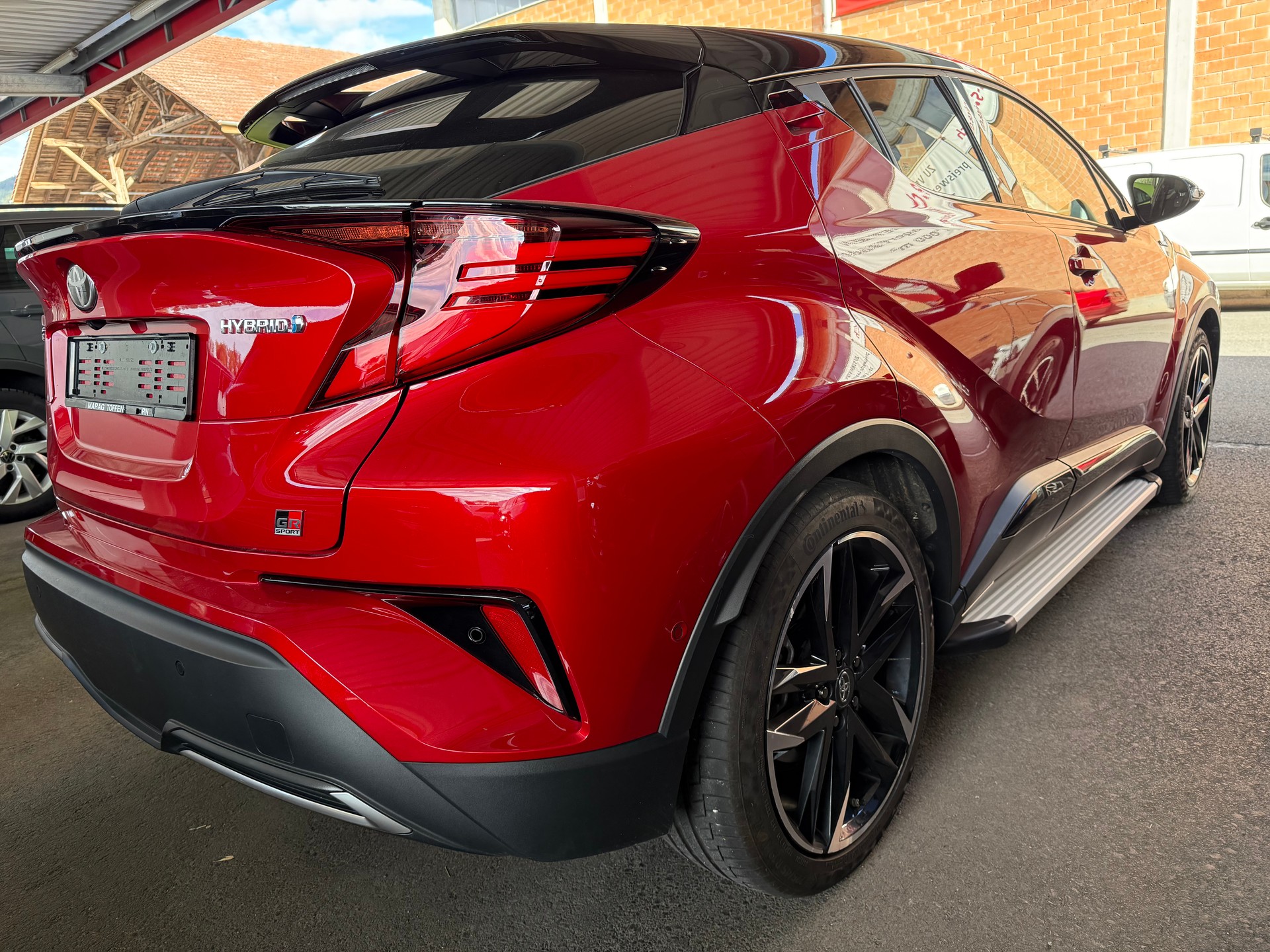 TOYOTA C-HR 2.0 HSD CVT GR Sport-image-2